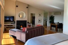 Earth Song Lounge